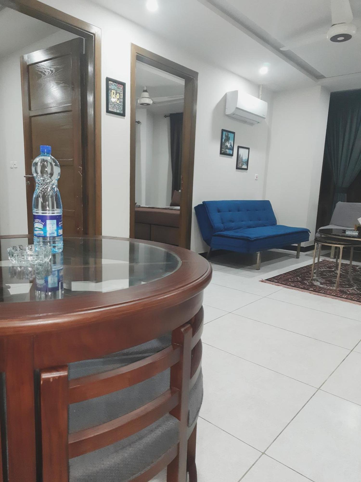 Northern Suites Bahria Town Ραβαλπίντι Δωμάτιο φωτογραφία